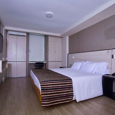 Victoria Regia Hotel Икитос Экстерьер фото