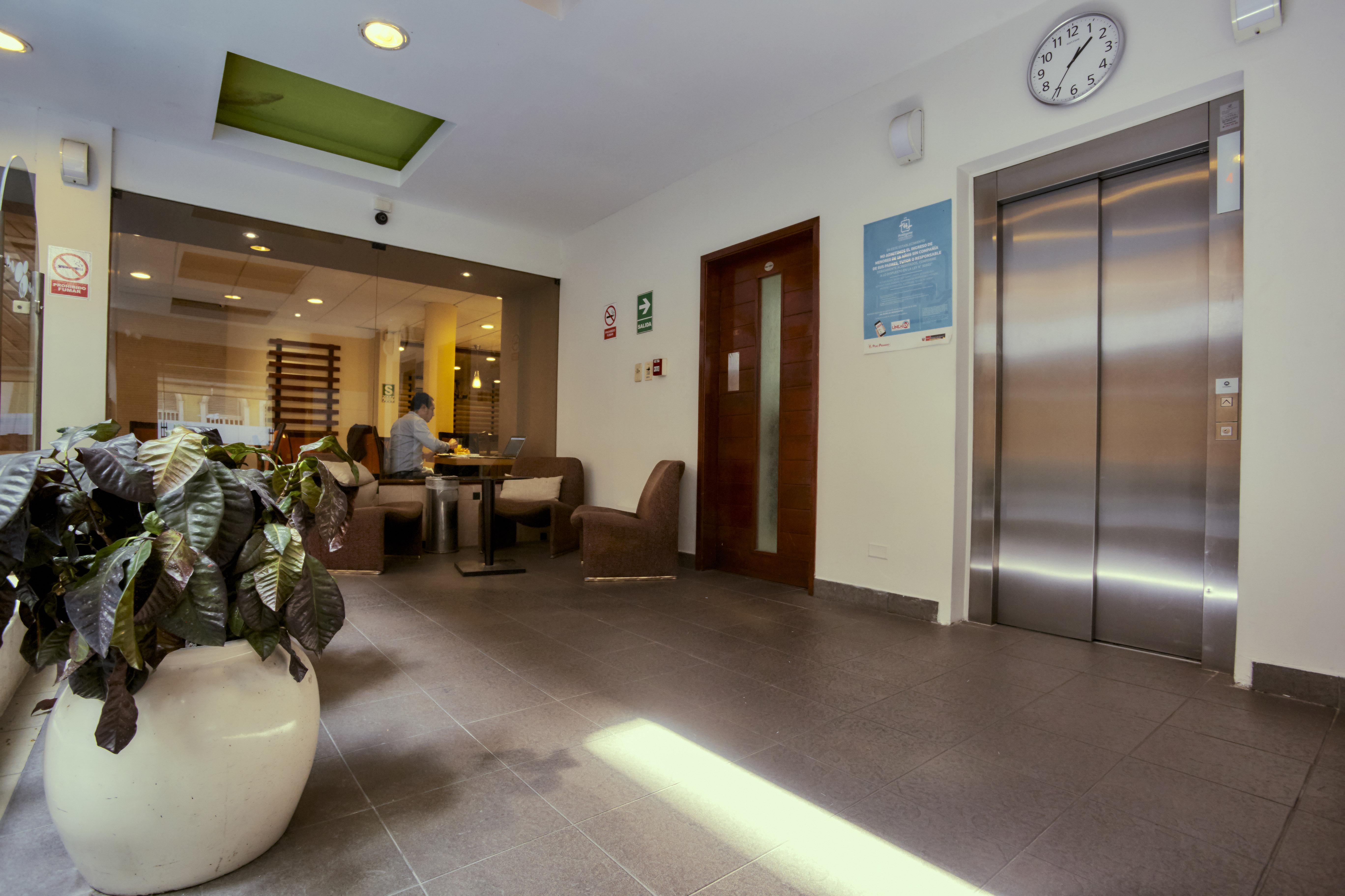 Victoria Regia Hotel Икитос Экстерьер фото