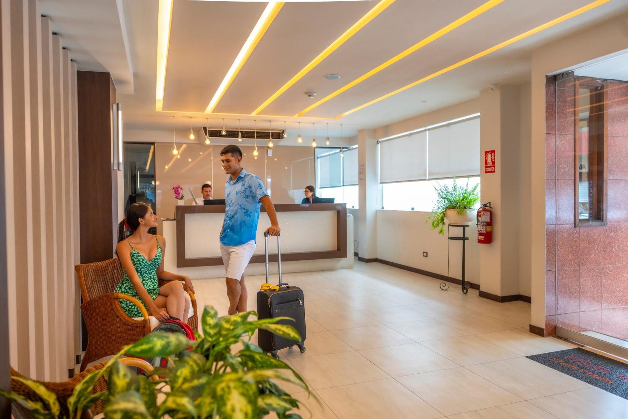 Victoria Regia Hotel Икитос Экстерьер фото