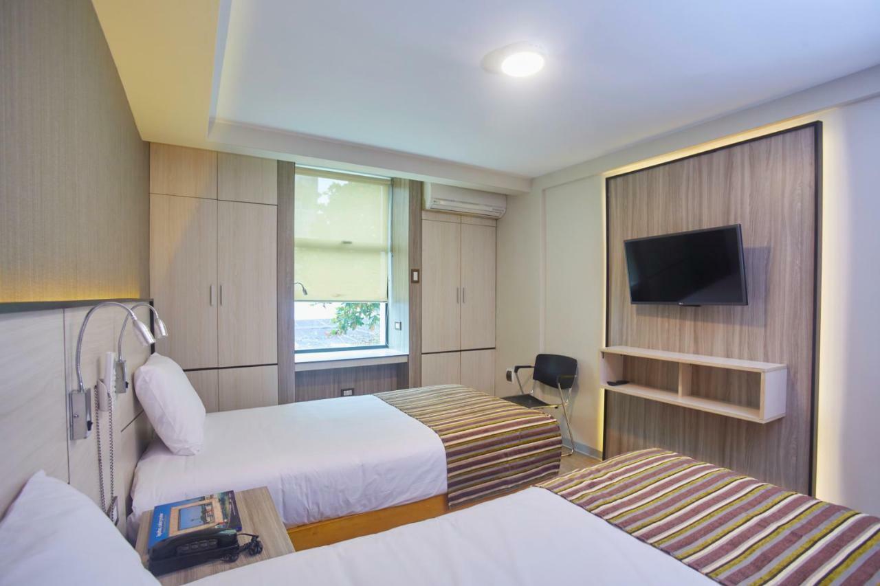 Victoria Regia Hotel Икитос Экстерьер фото