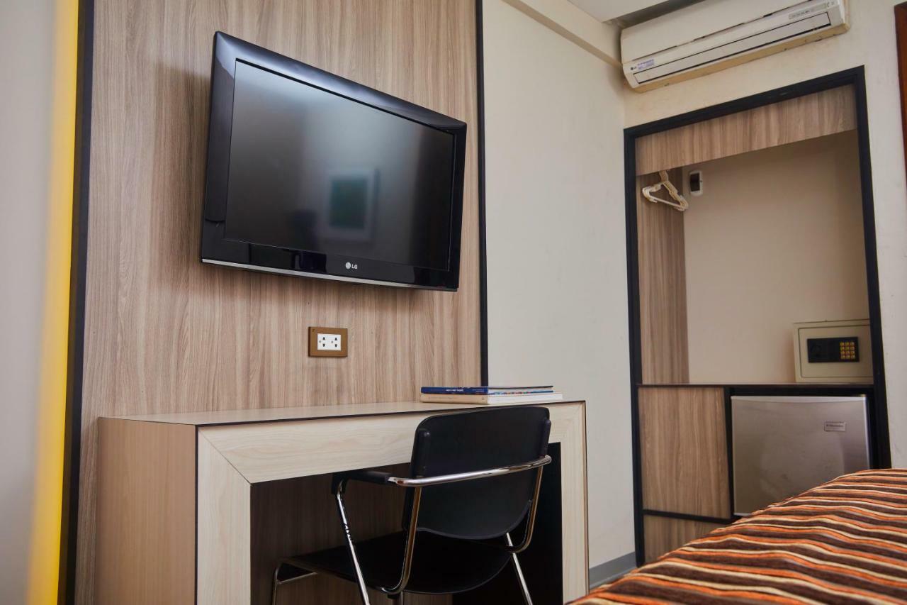 Victoria Regia Hotel Икитос Экстерьер фото